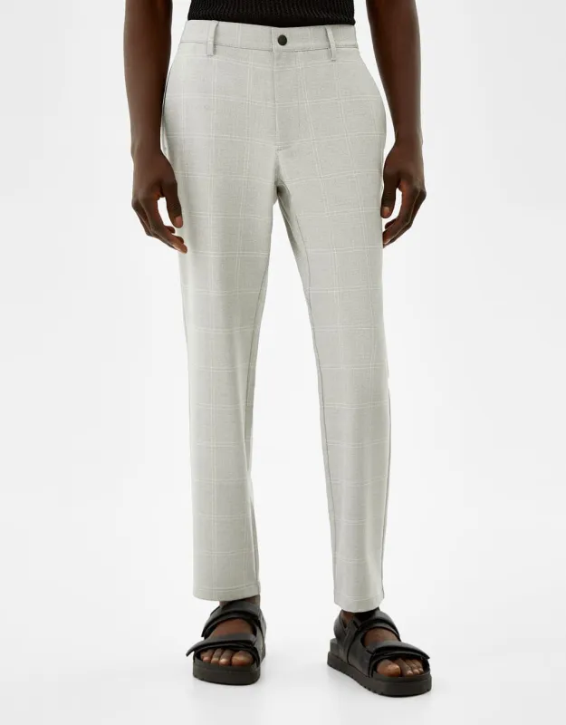 Eng geschnittene Slim-Fit-Hose mit seitlichem Gummizug